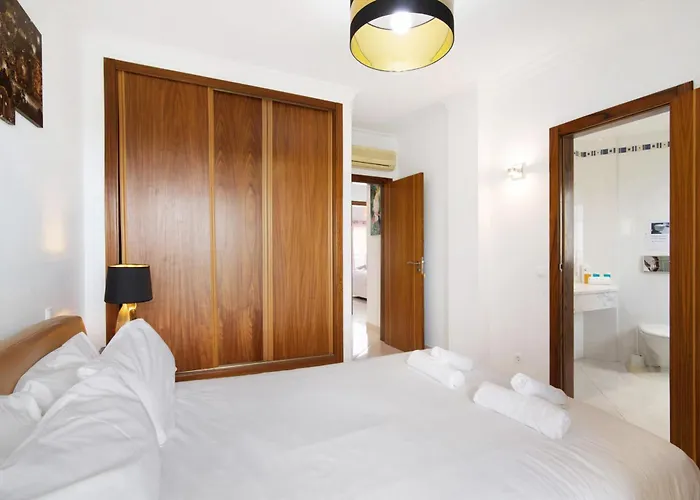 Flat With Pool Marina And Sea View